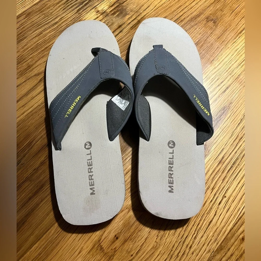 Merrell Castle Rock / Blazing Yell Performance Men’s 13 New Gray Flip Flops
